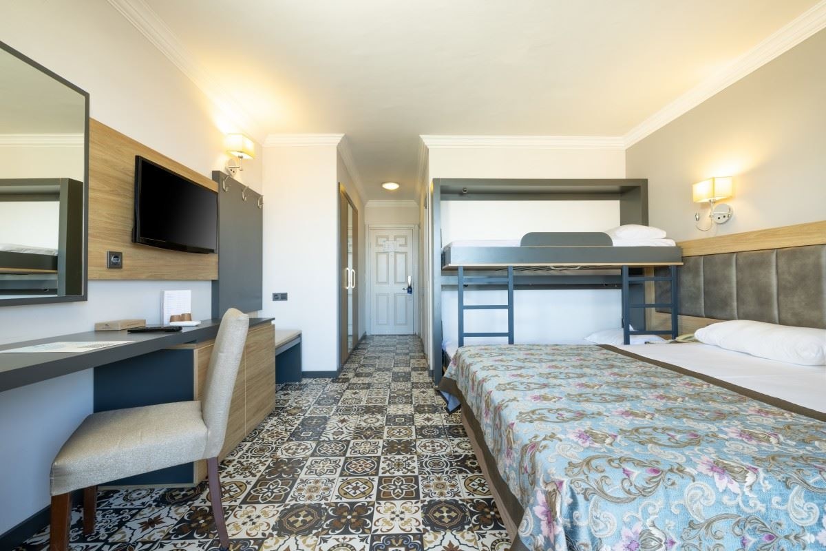 rooms-standard-room-land-view-with-bunkbed