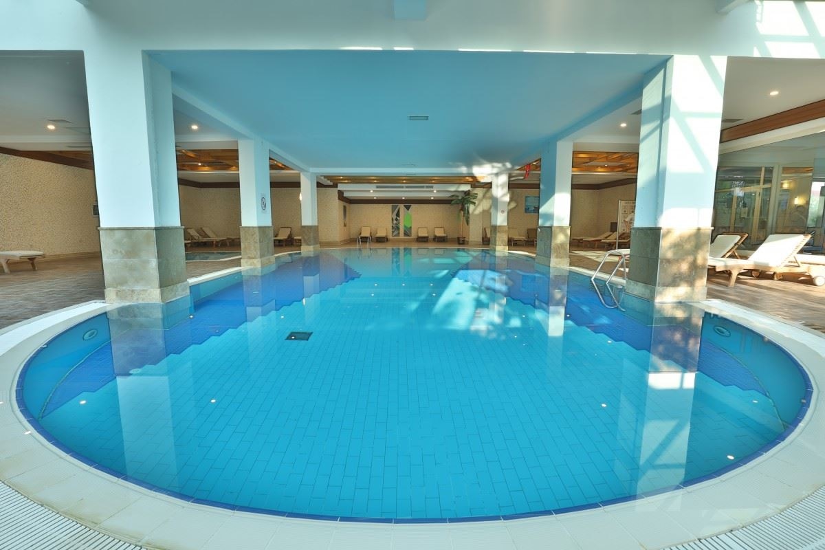 pools-indoor-pool