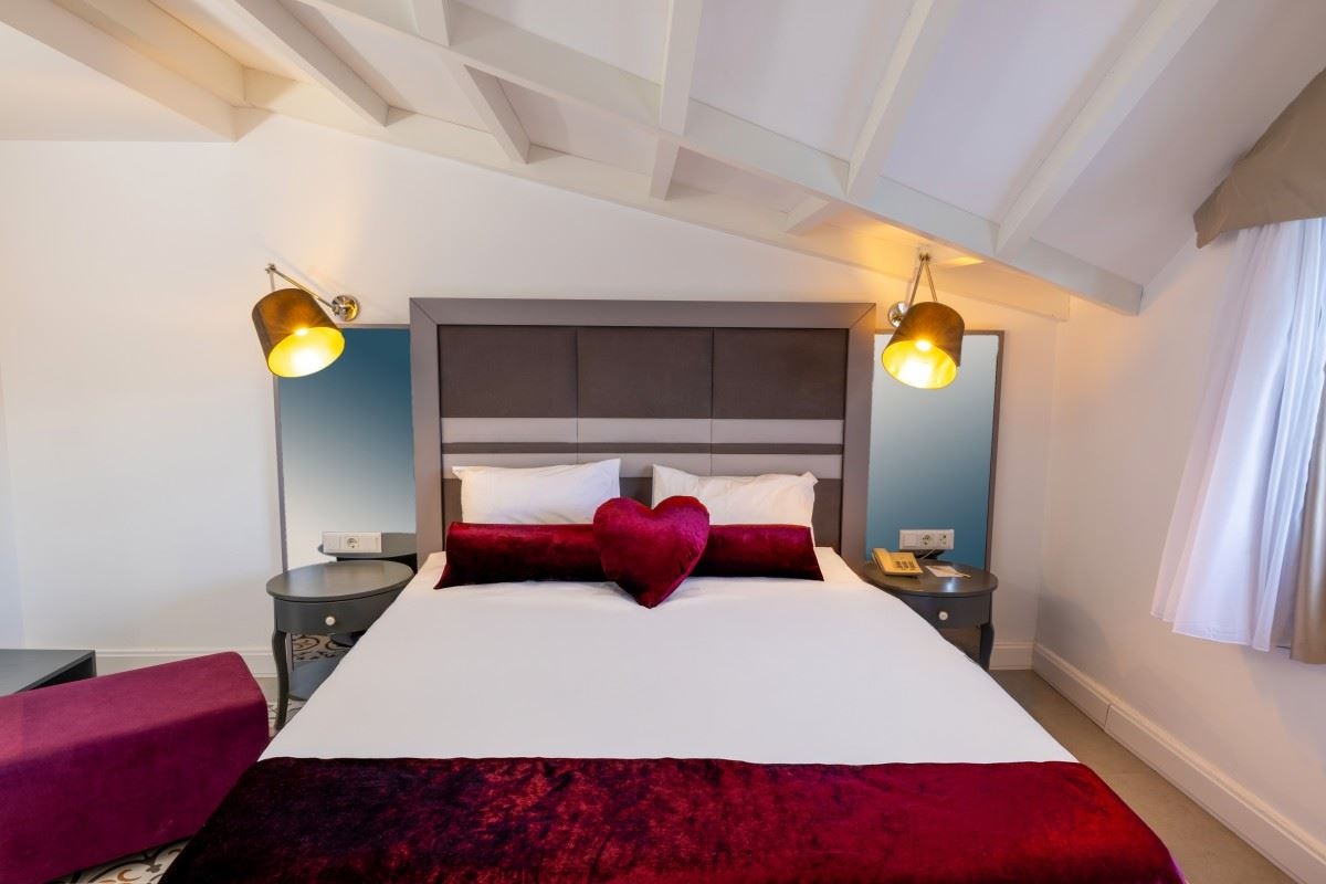 rooms-standard-room-with-terrace-balcony