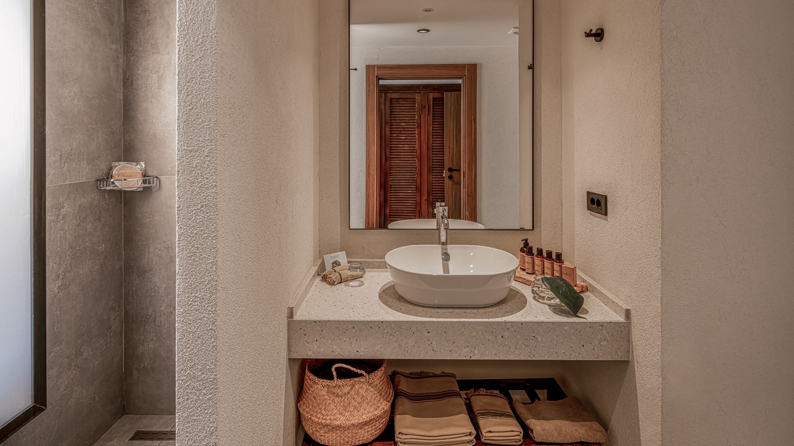 rooms-deluxe-suite-room-sea-view