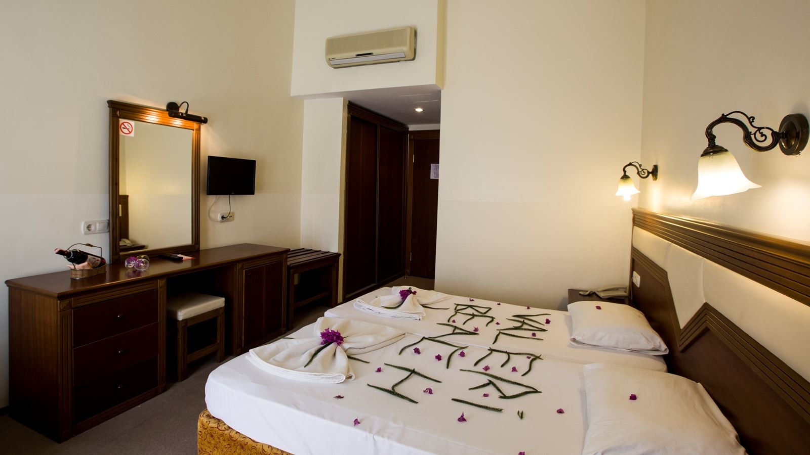 rooms-standard-room