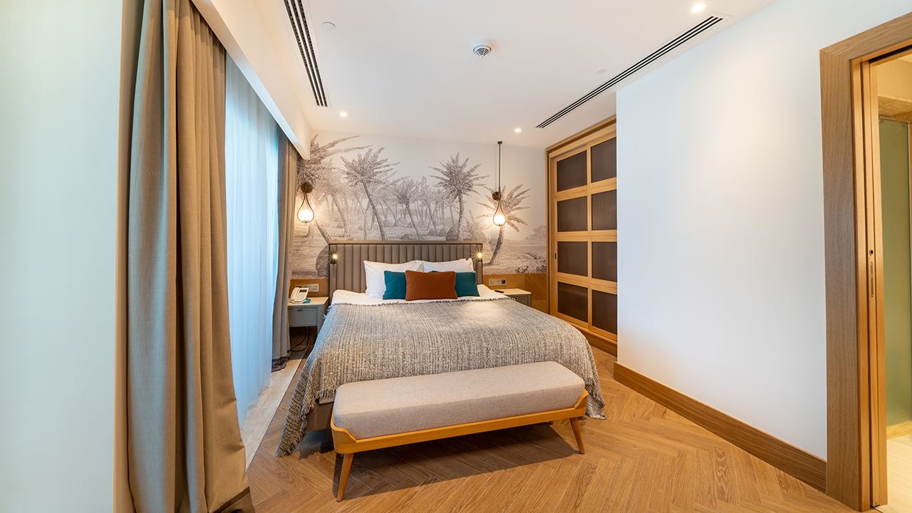 rooms-family-room-land-view