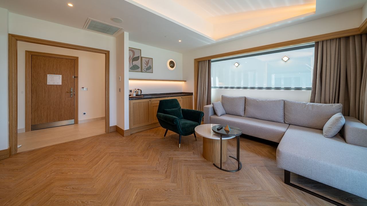 rooms-private-suit-via-pool