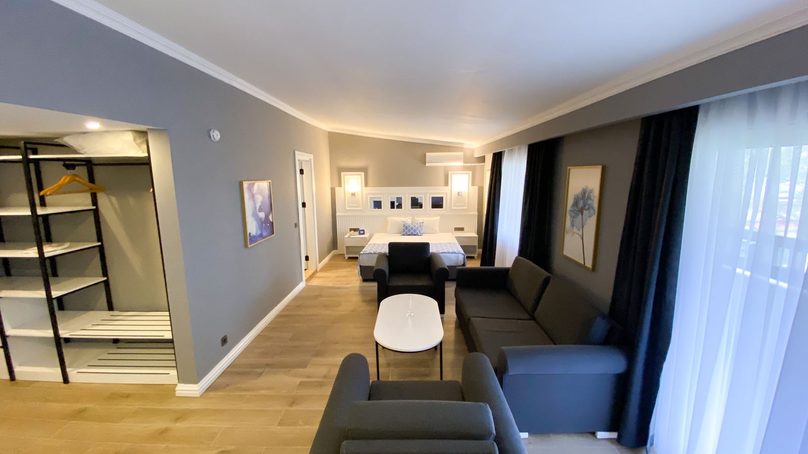 rooms-suite-room