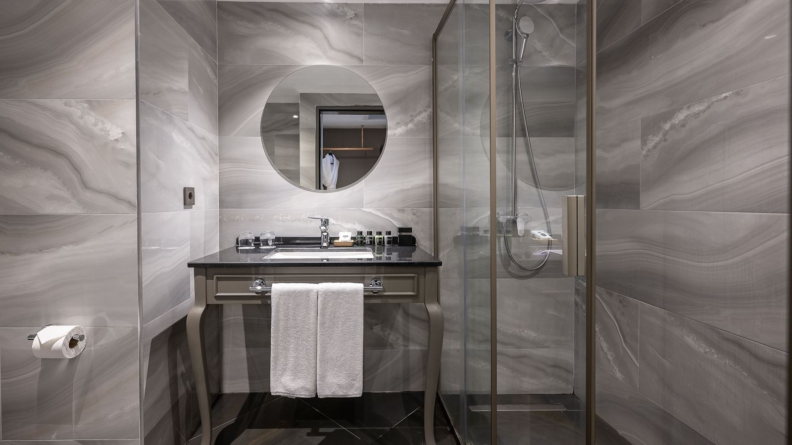rooms-classic-room
