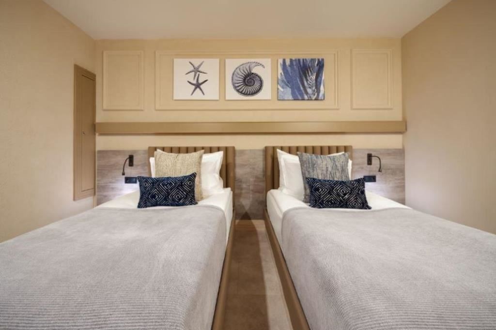 rooms-family-room