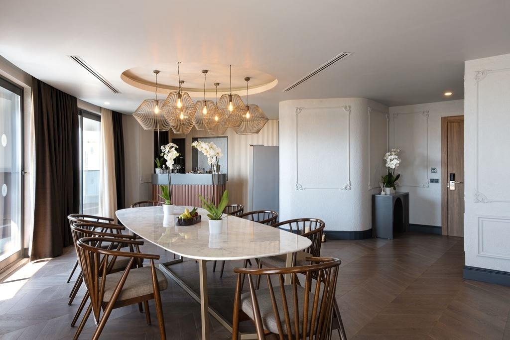 rooms-unique-suite
