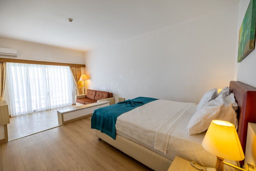 rooms-superior-room