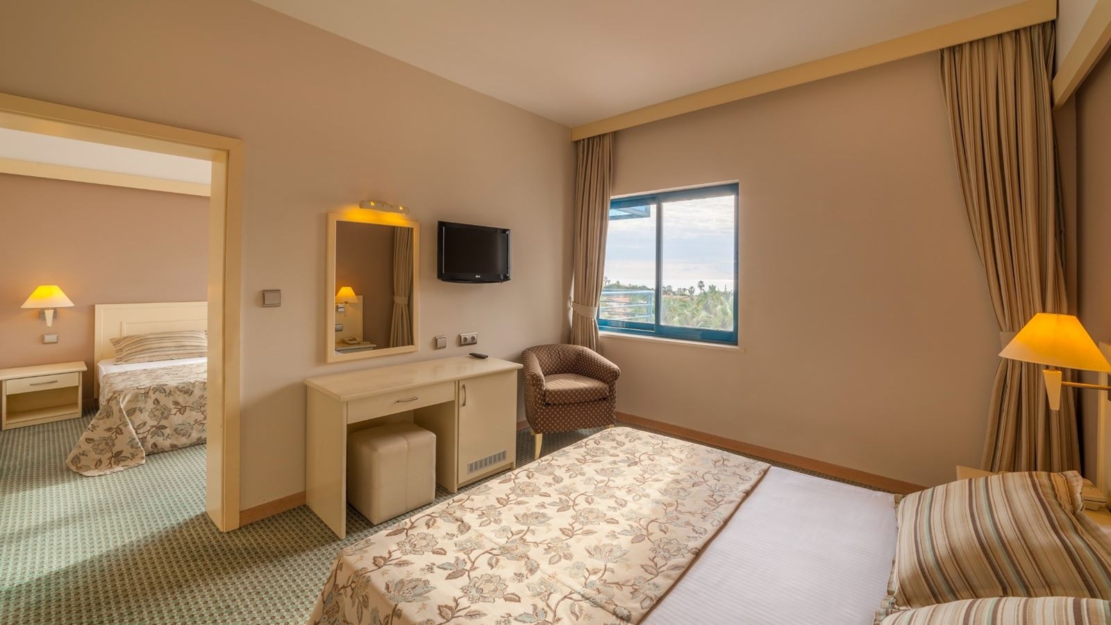 rooms-family-room
