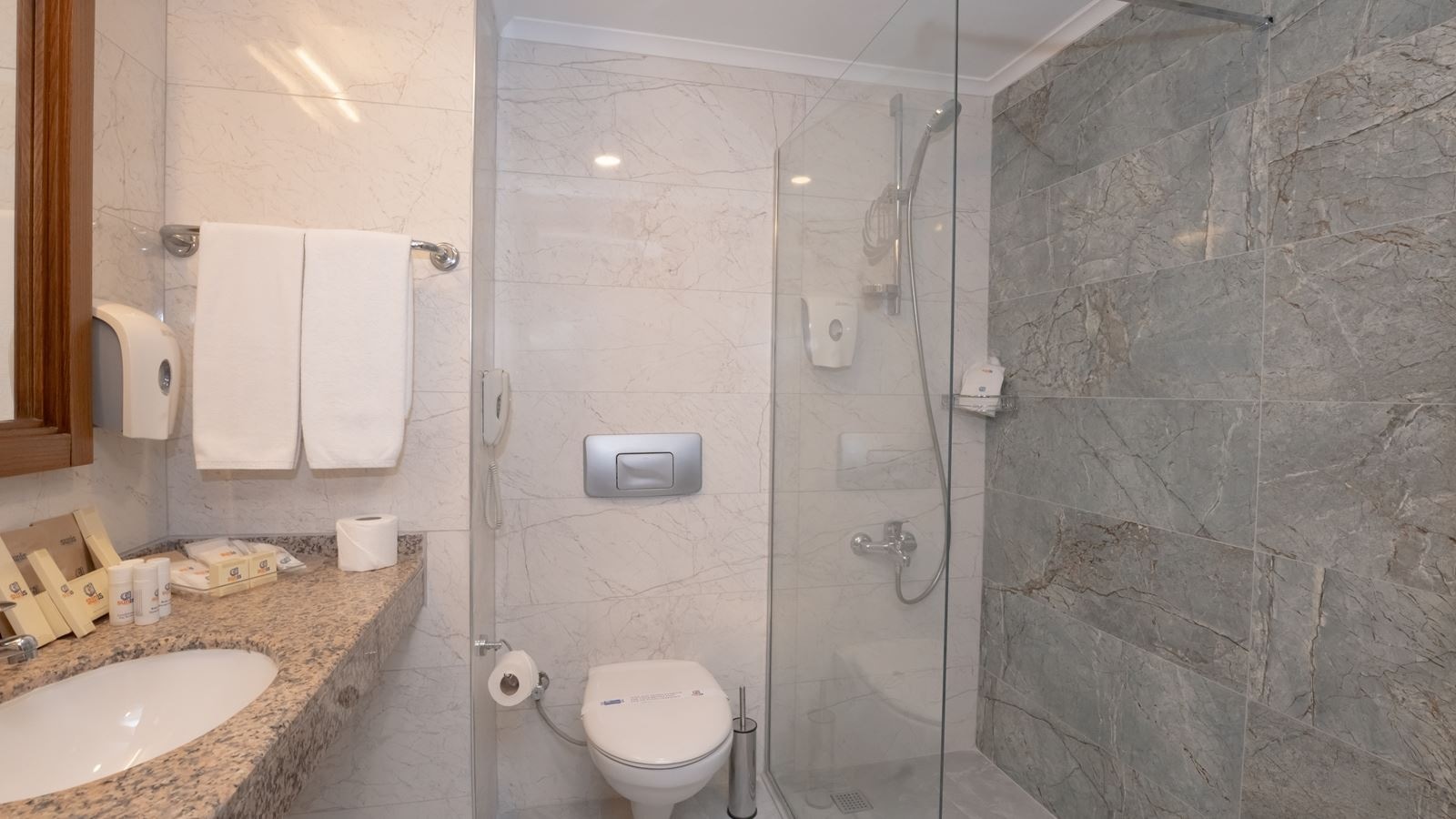 rooms-main-building-standard-land-view-room