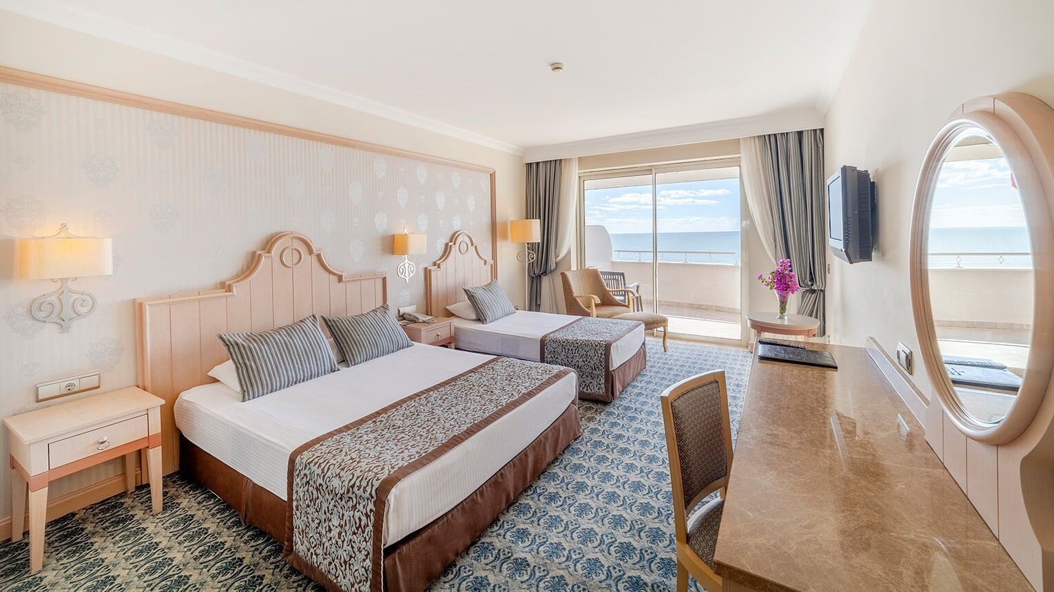 rooms-deluxe-sea-view