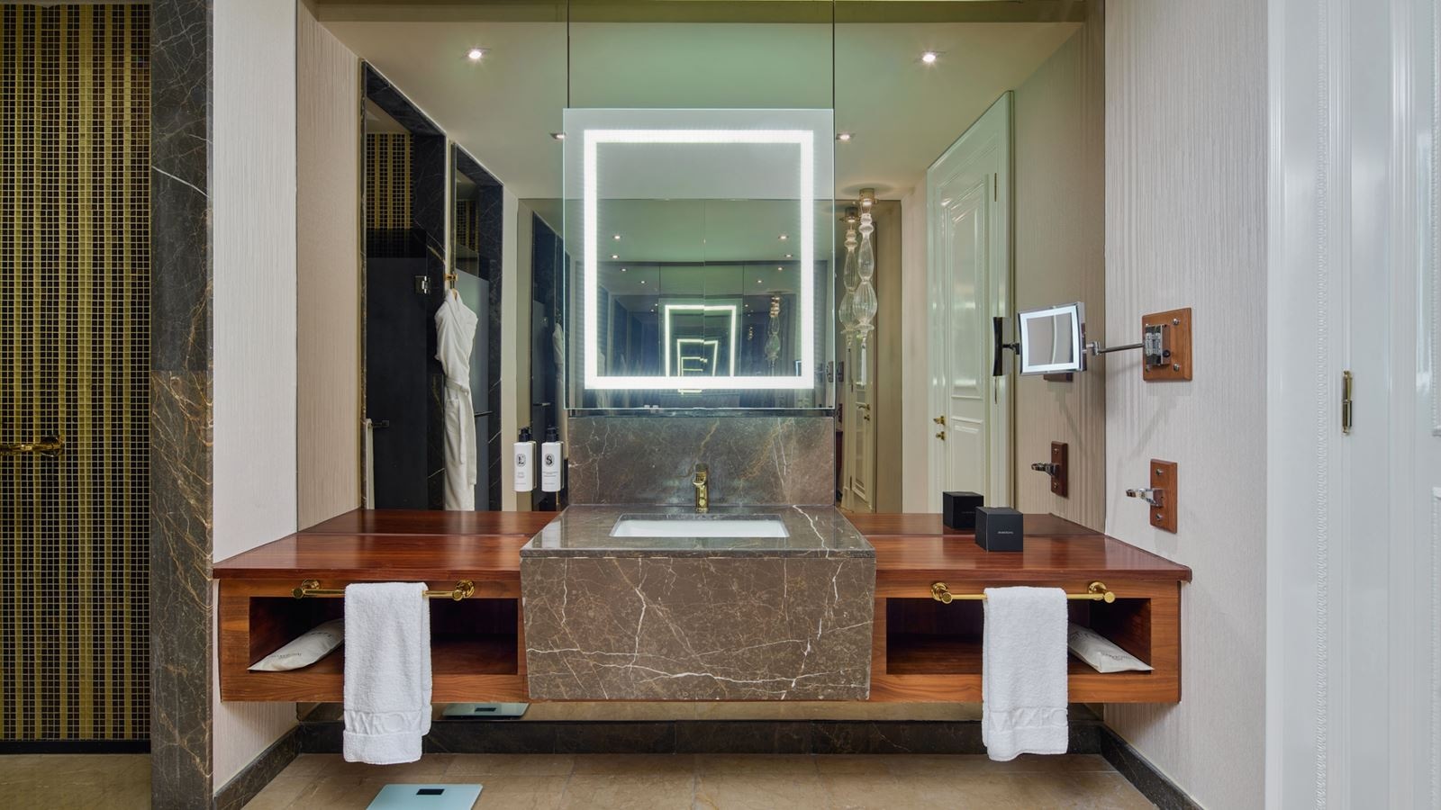 rooms-royal-suite