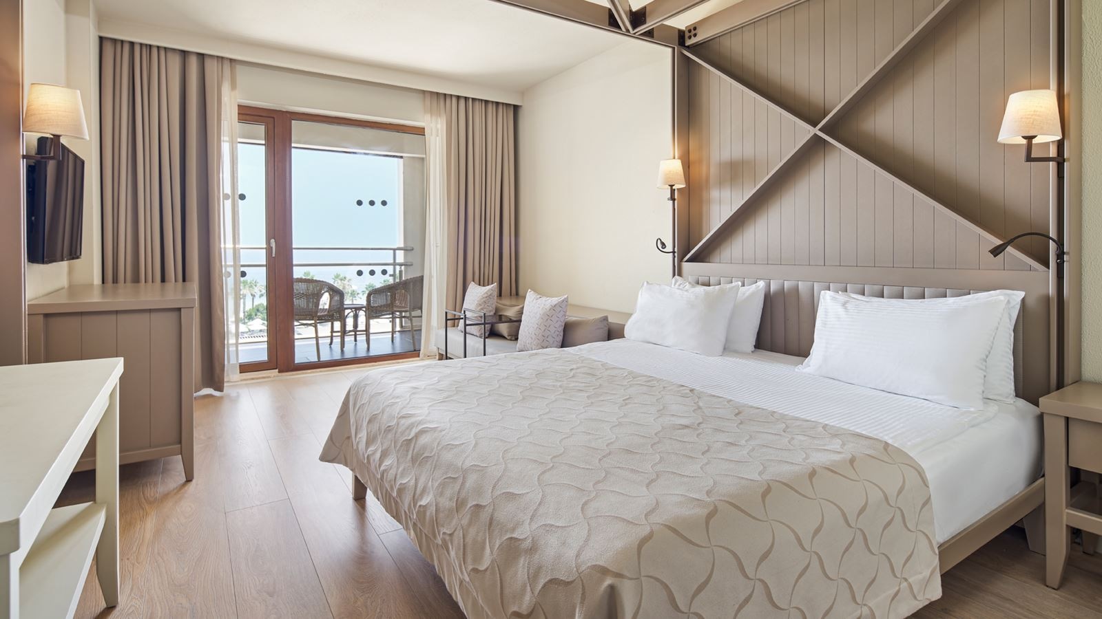 rooms-standard-room-sea-view-main-building