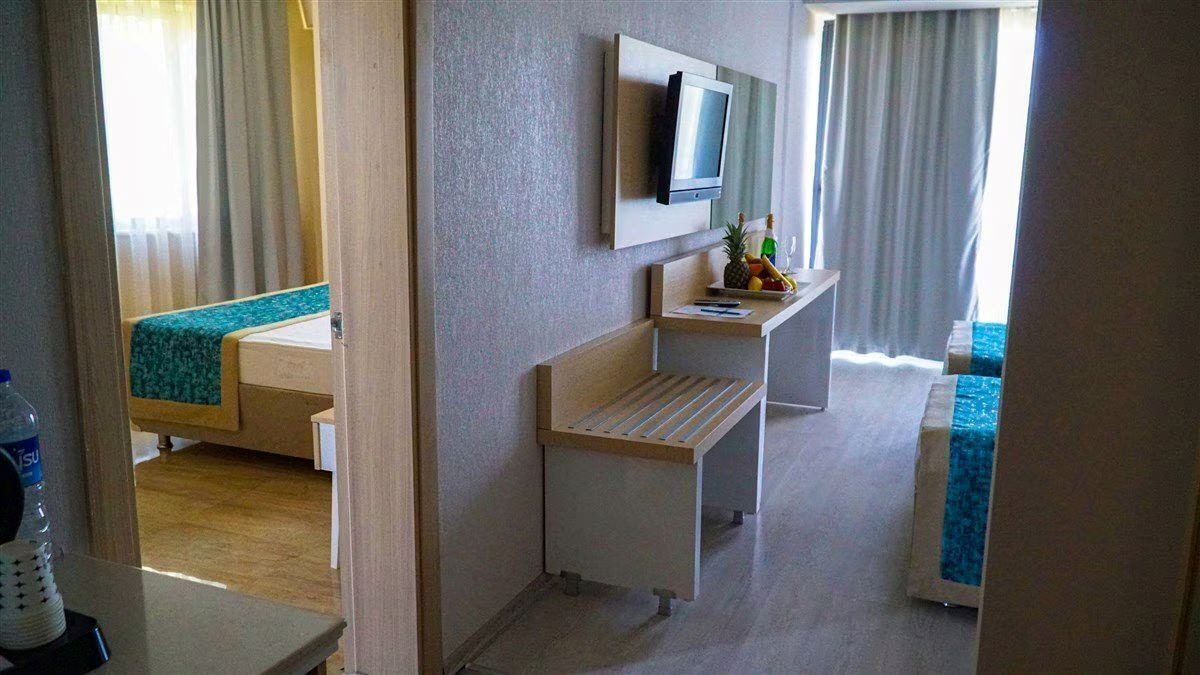 rooms-family-room