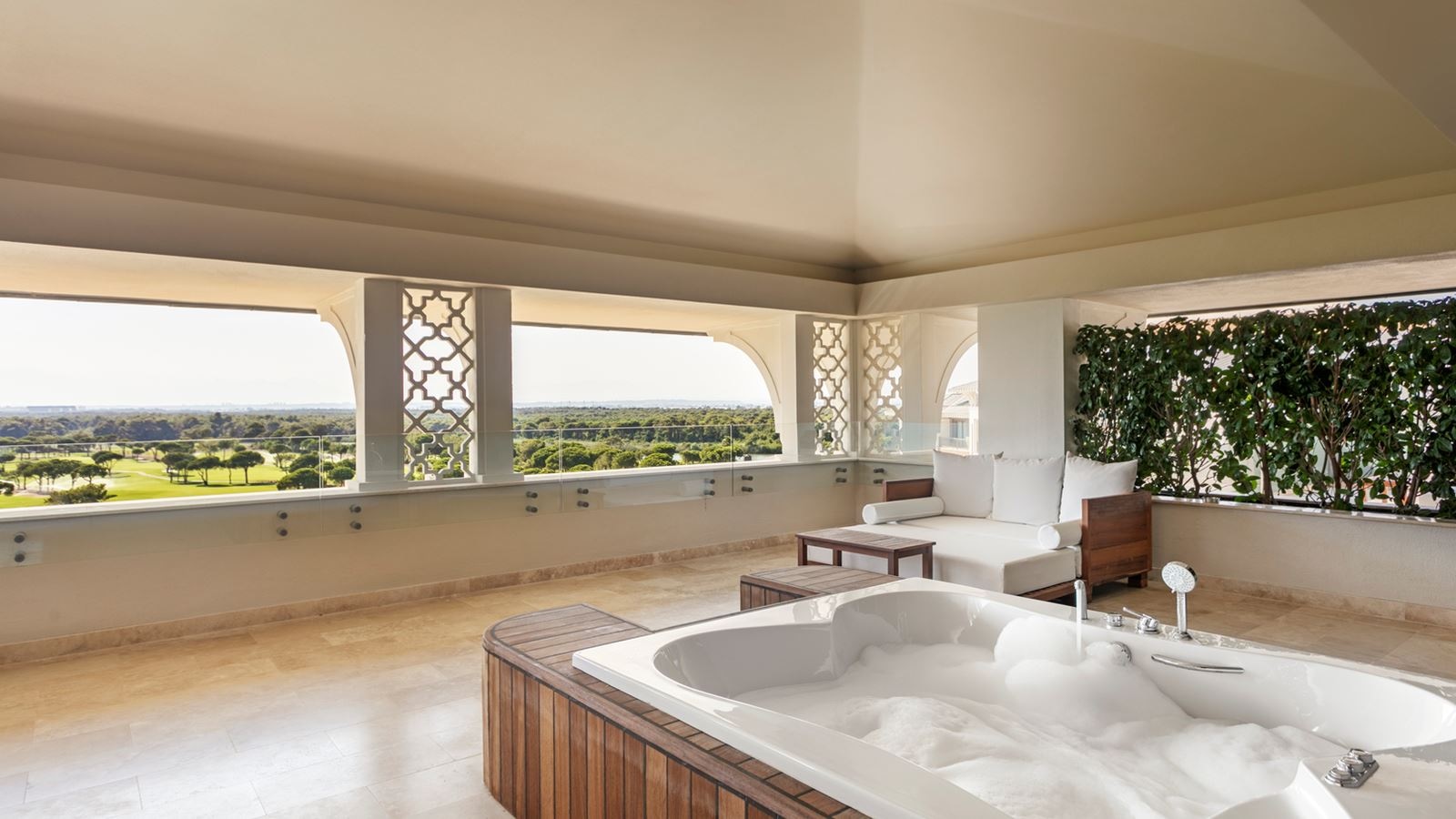 rooms-family-roof-suite-with-jacuzzi