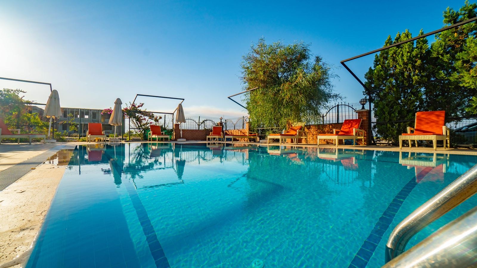 pools-outdoor-pool