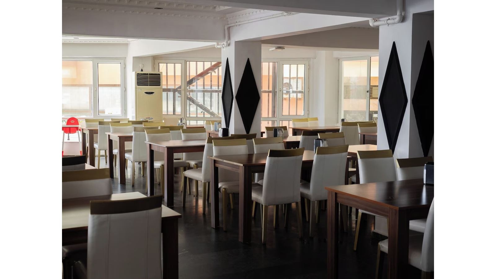 restaurants-restaurants