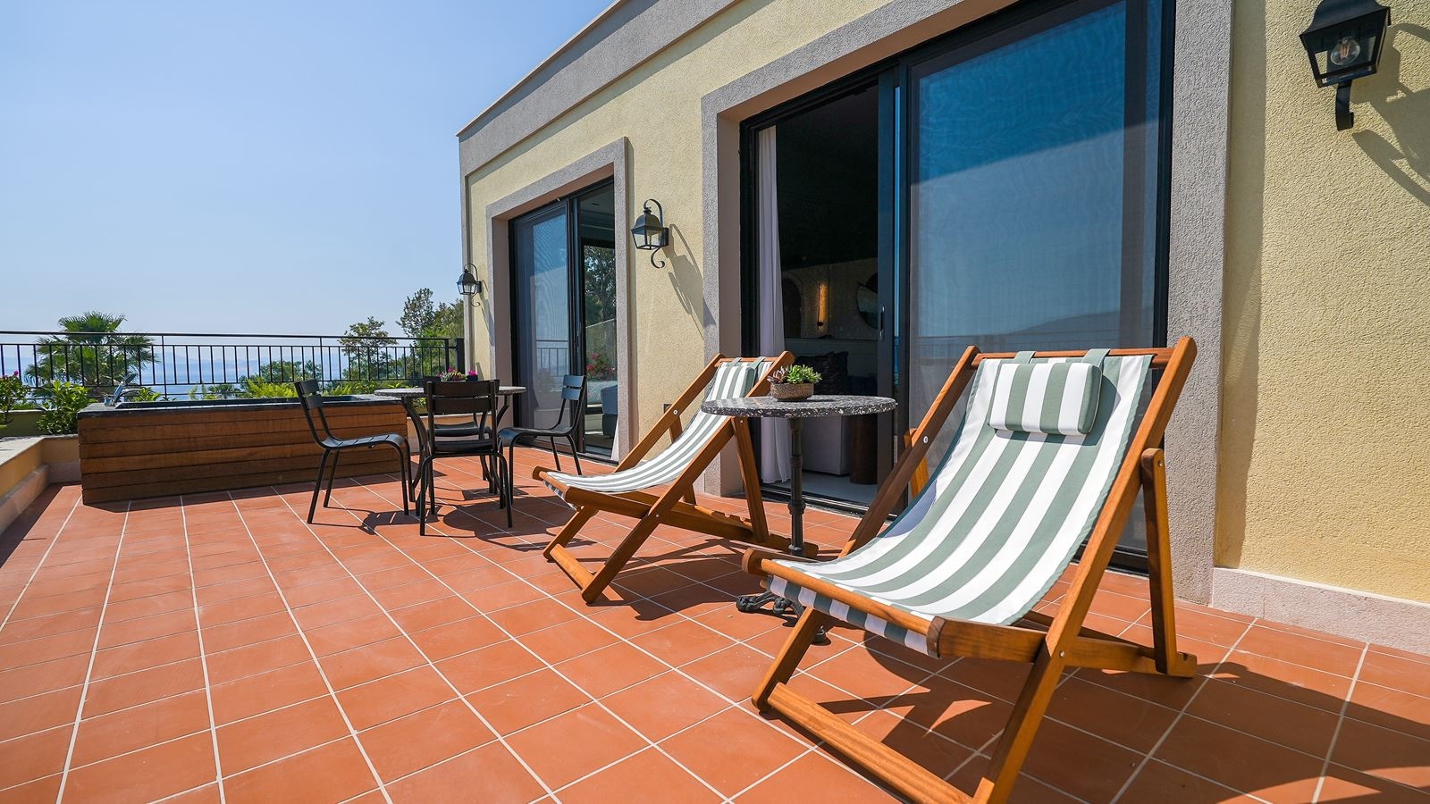 rooms-jacuzzi-suite