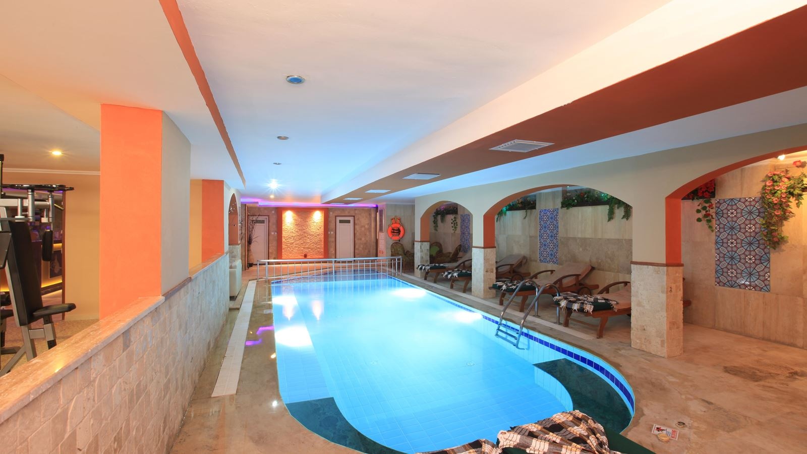 pools-indoor-pool