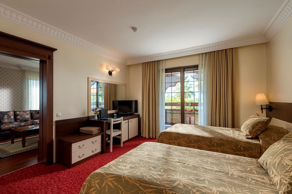 rooms-king-suite-room