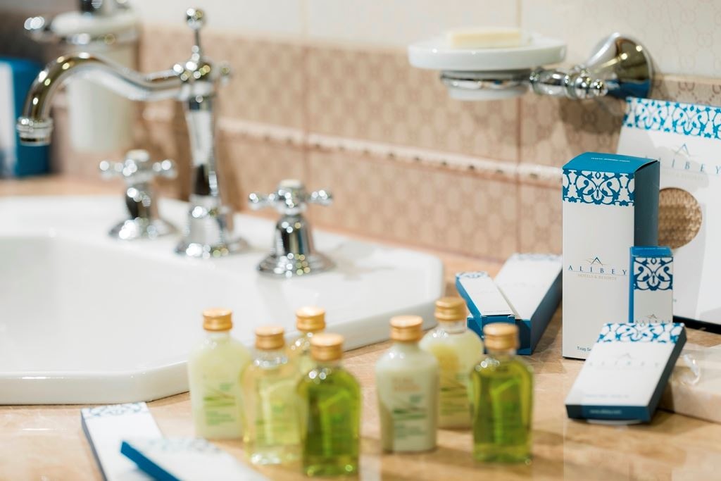 rooms-king-suite-room