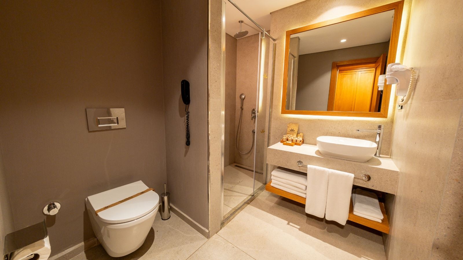 rooms-superior-room