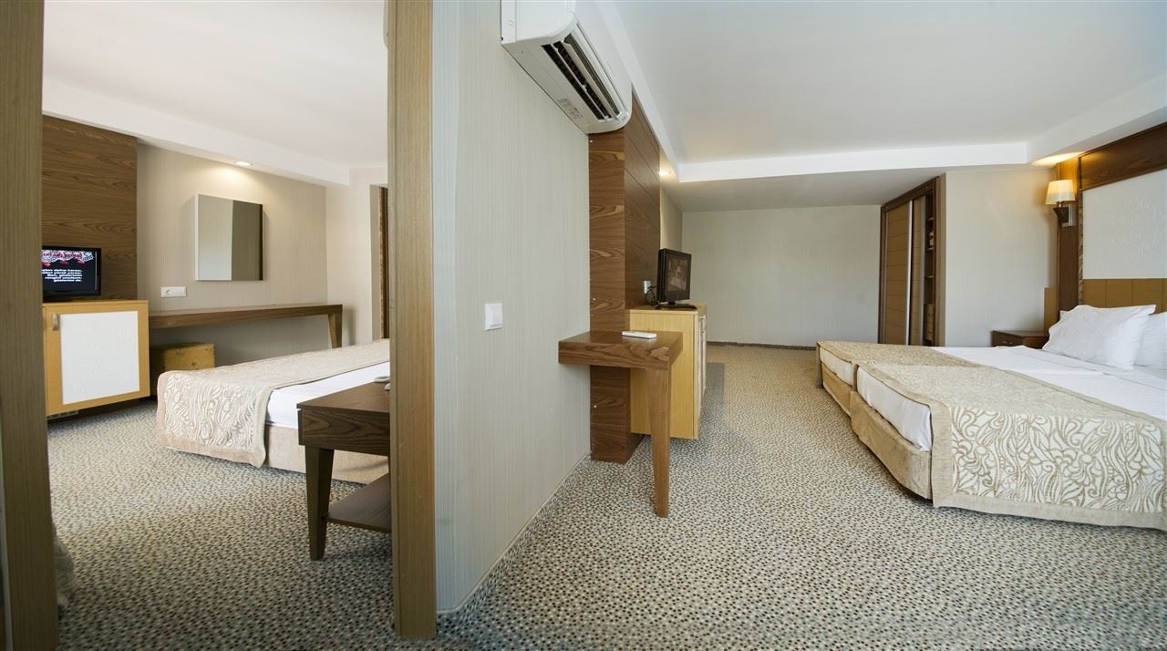 rooms-family-room
