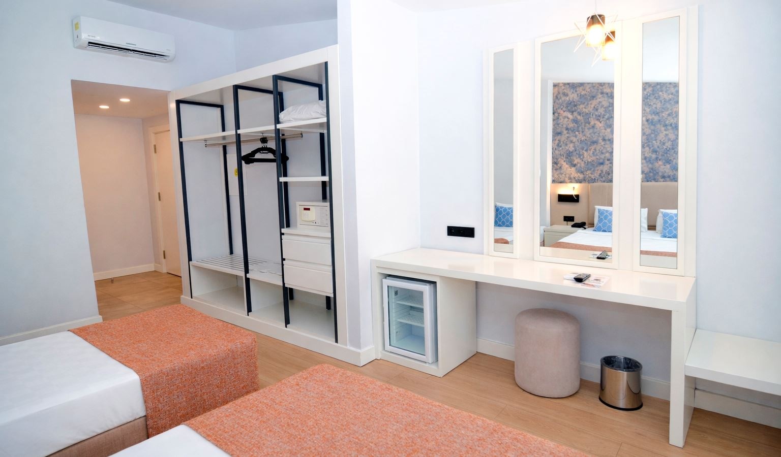 rooms-large-room