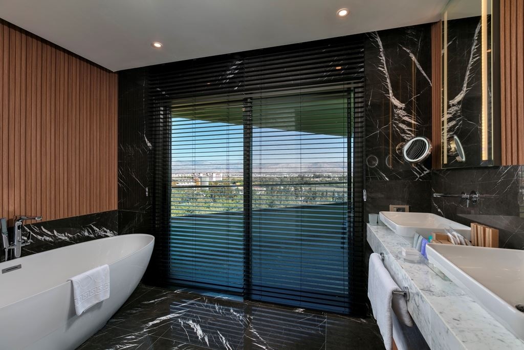 rooms-king-suite