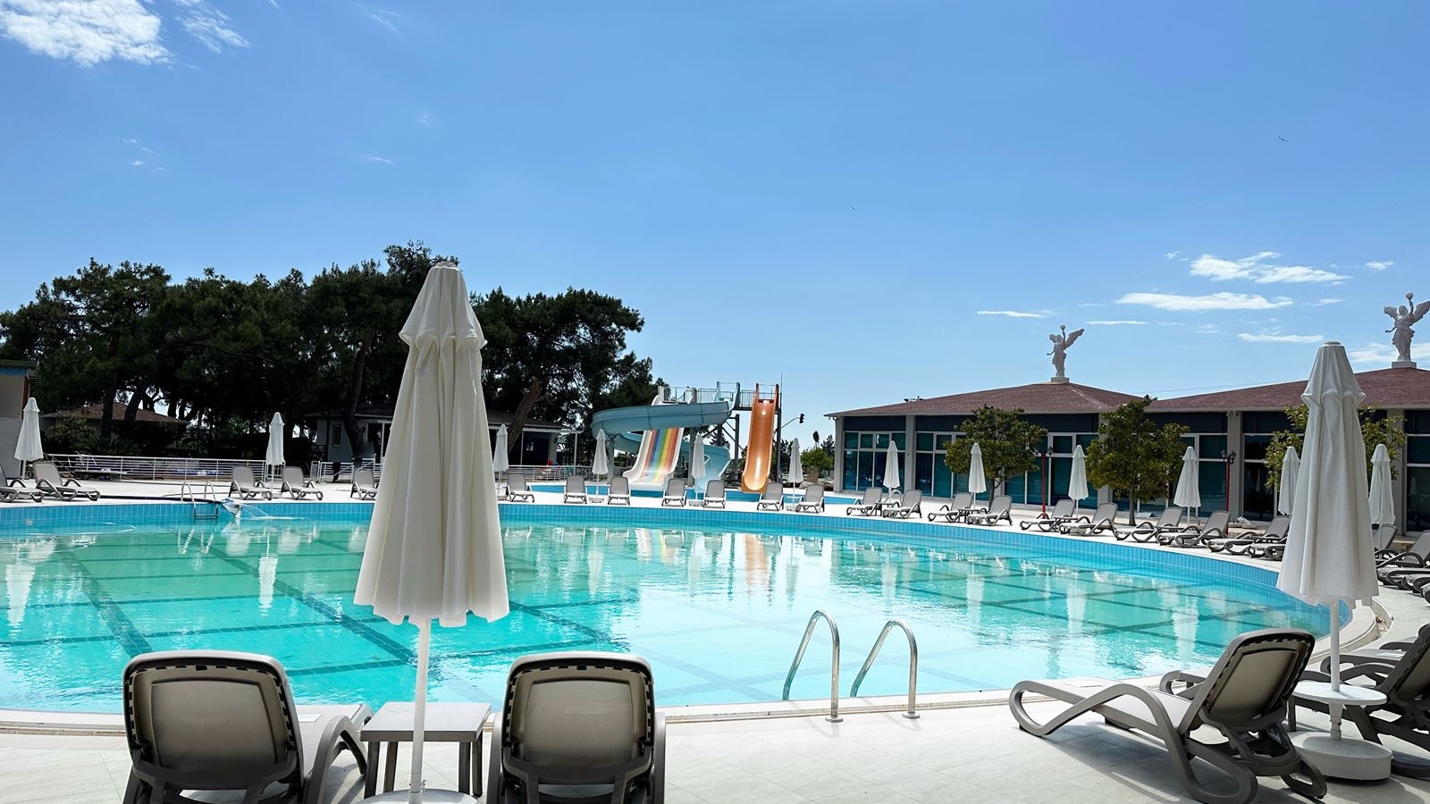 pools-outdoor-pool