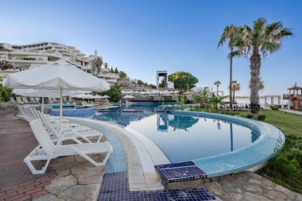 pools-outdoor-pool