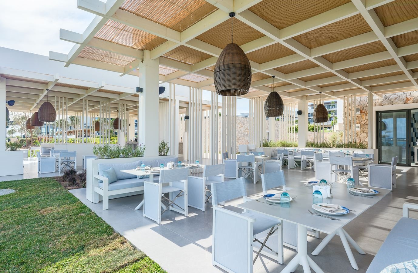 restaurants-fish-camp-see-food-only-for-vip-guests