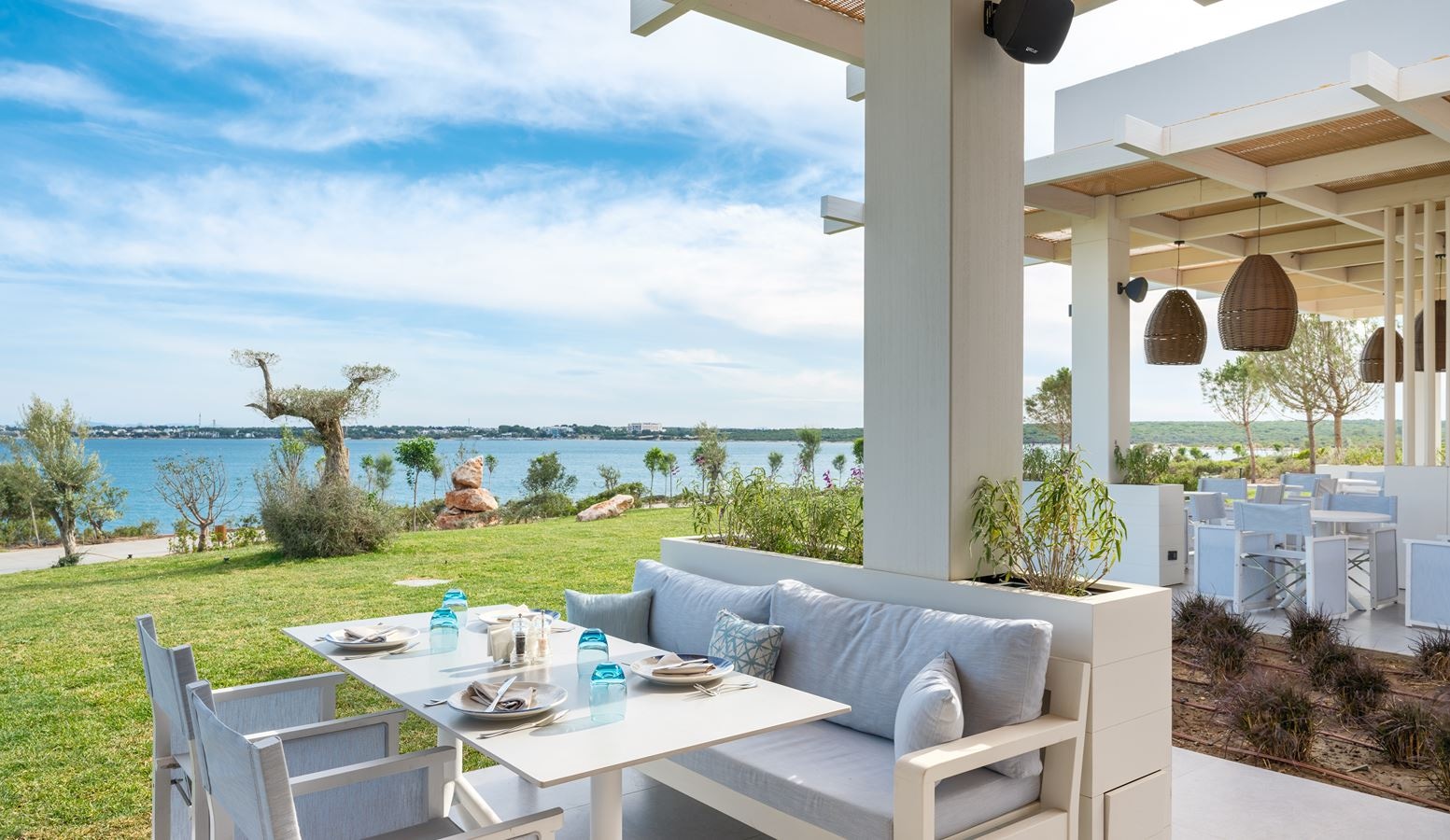 restaurants-fish-camp-see-food-only-for-vip-guests