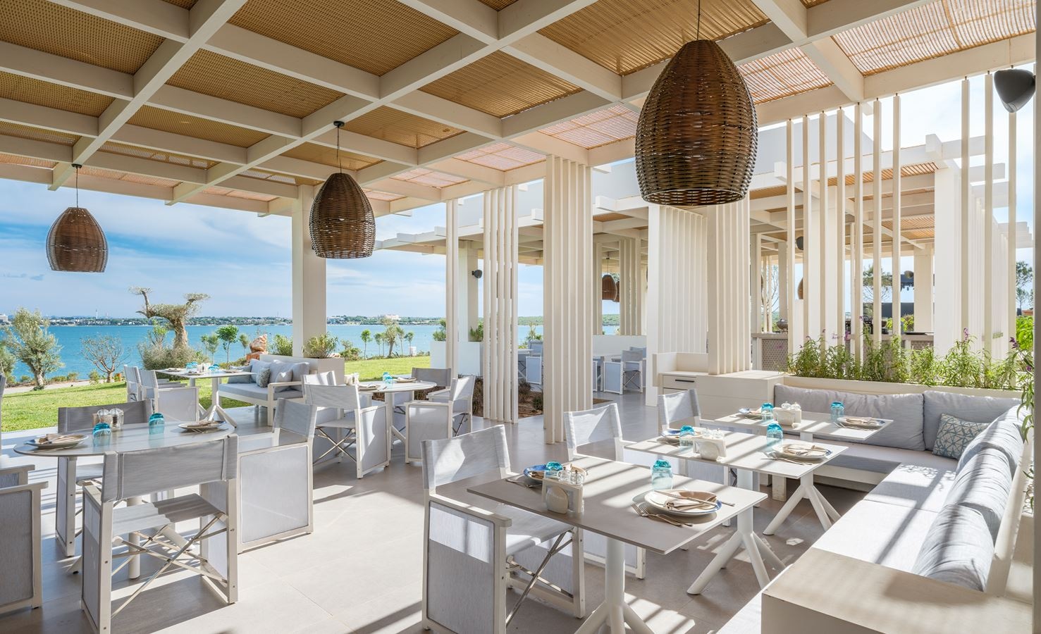 restaurants-fish-camp-see-food-only-for-vip-guests