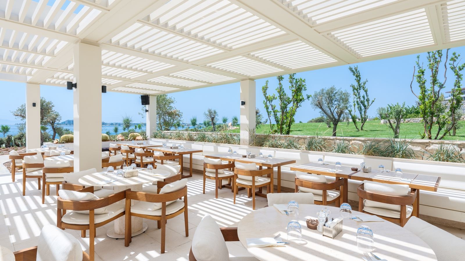 restaurants-cape-beach-lounge--club