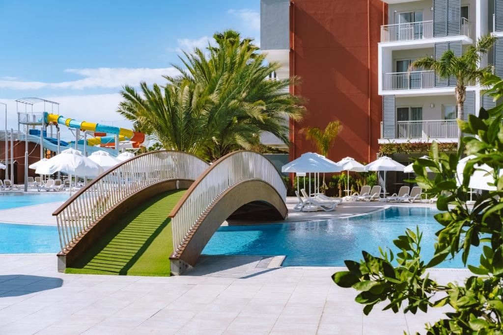 pools-outdoor-pool