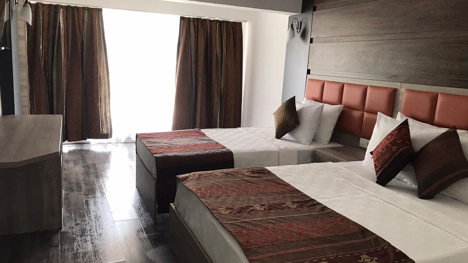 rooms-garden-room