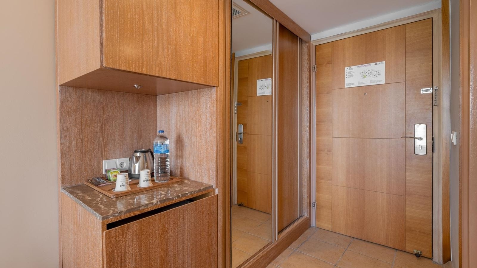 rooms-standard-room--land-view