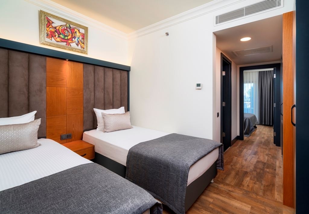 rooms-family-room