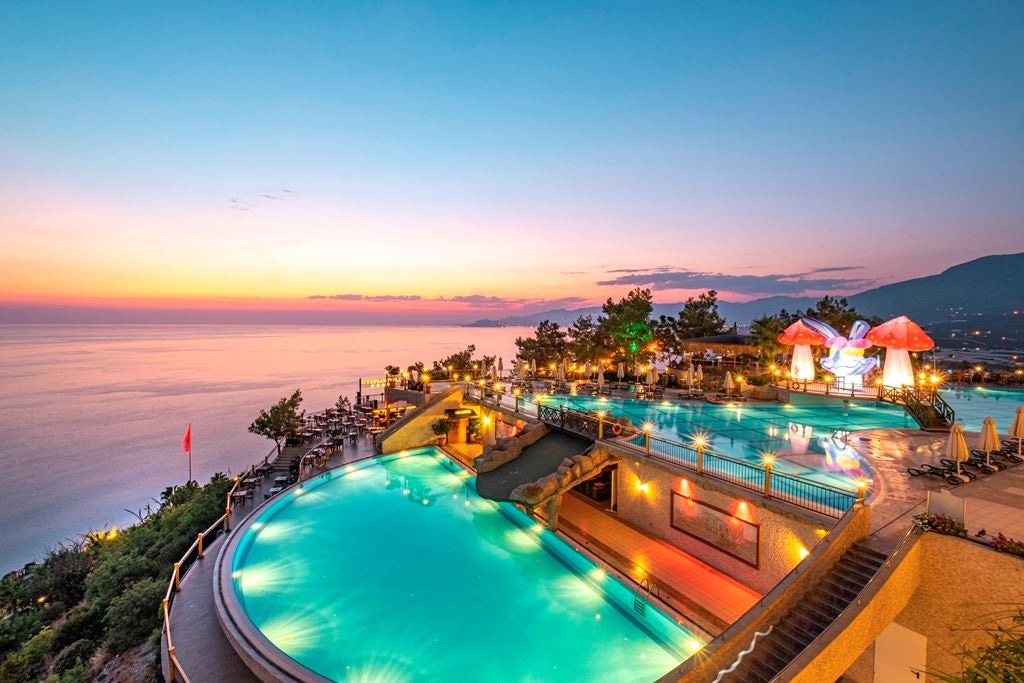 pools-outdoor-pool