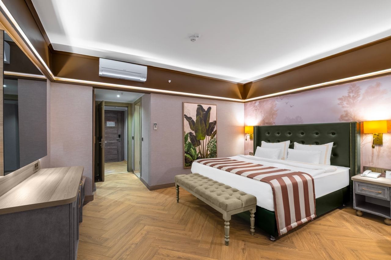rooms-corner-suite-room