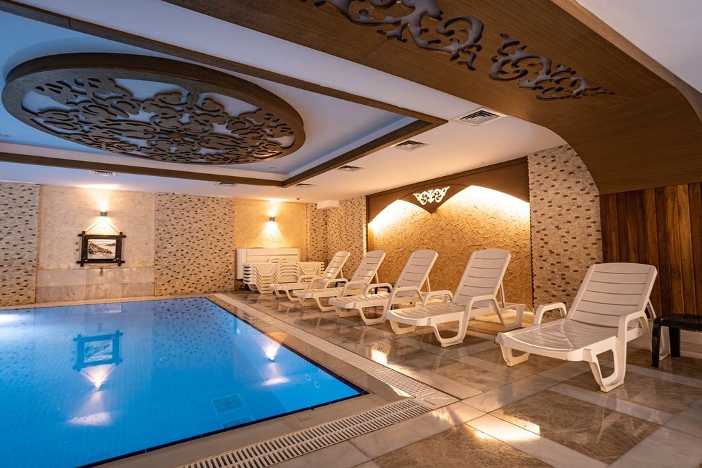 pools-indoor-pool