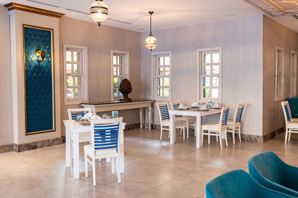 restaurants-aqua-blue-ala-carte