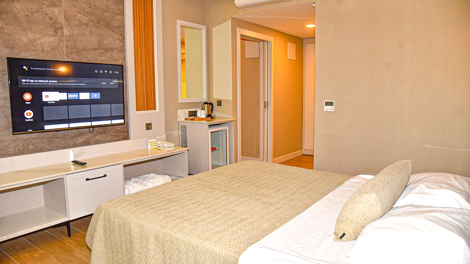 rooms-comfort-family-main-building-land-view