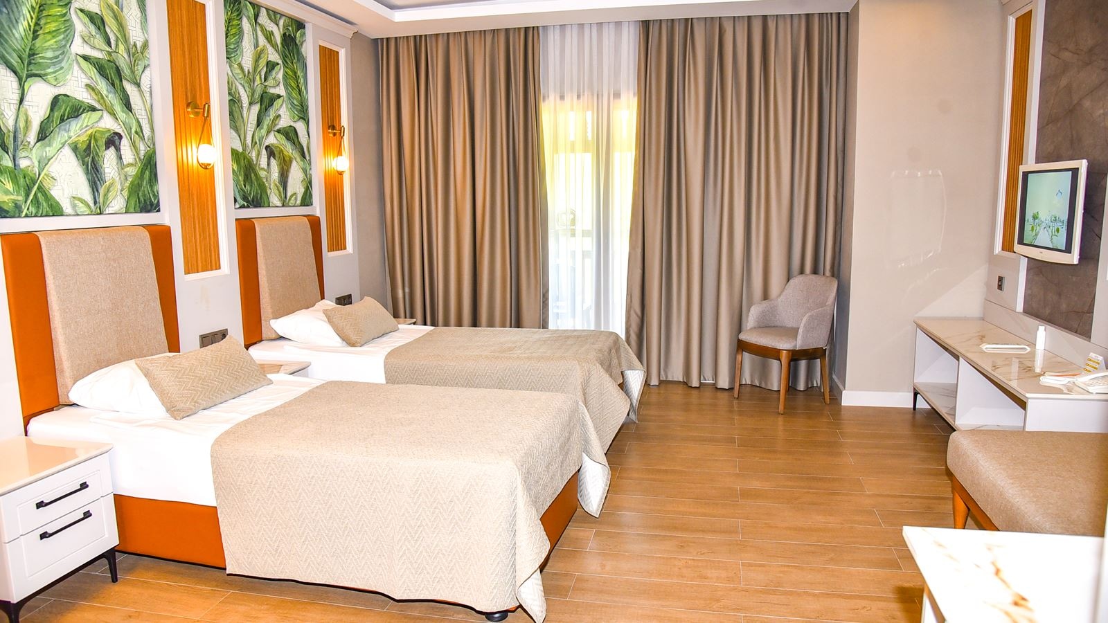 rooms-comfort-family-main-building-land-view