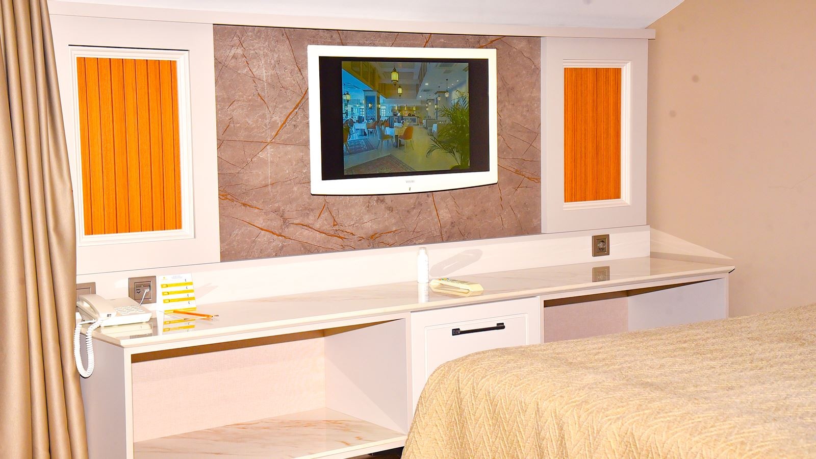 rooms-comfort-roof-room-standard-main-building-land-view-single--double-room-only