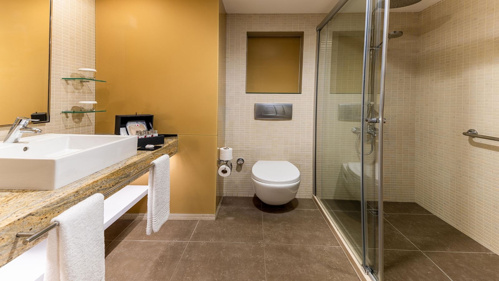 rooms-superior-room-land-view