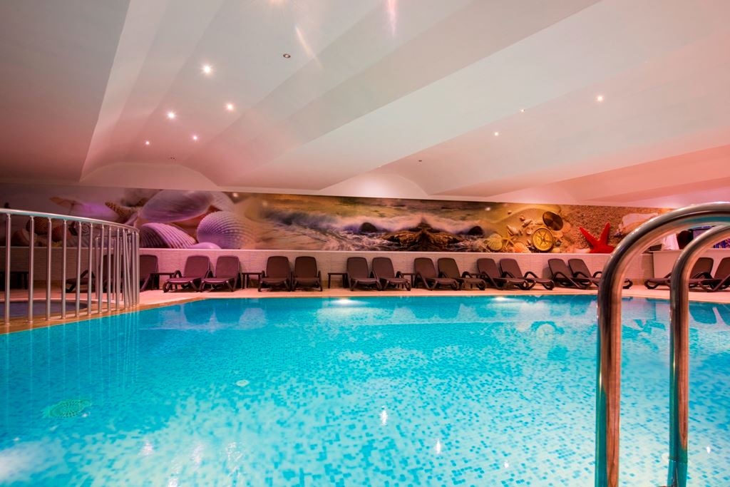pools-indoor-pool