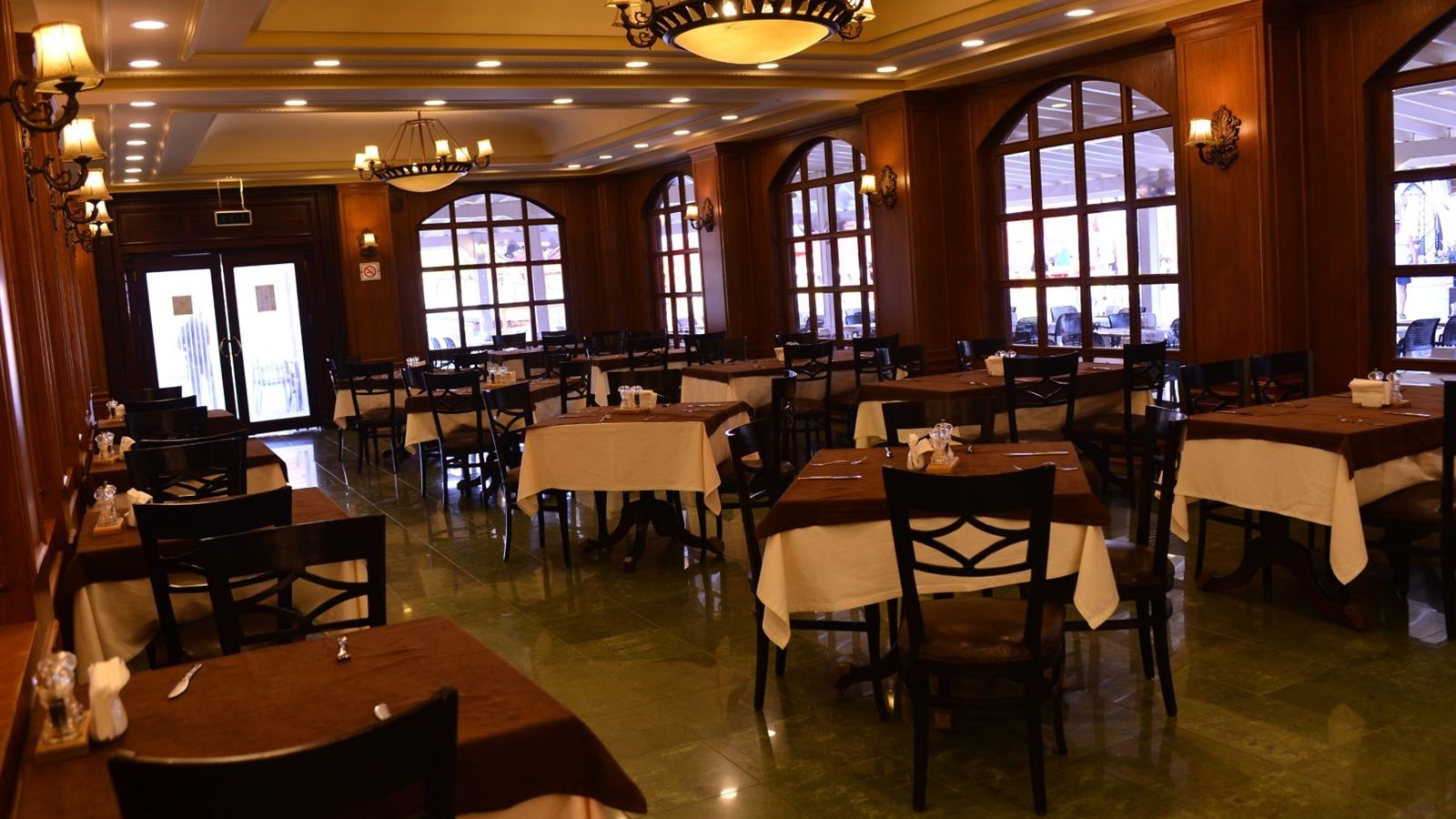 restaurants-restaurants