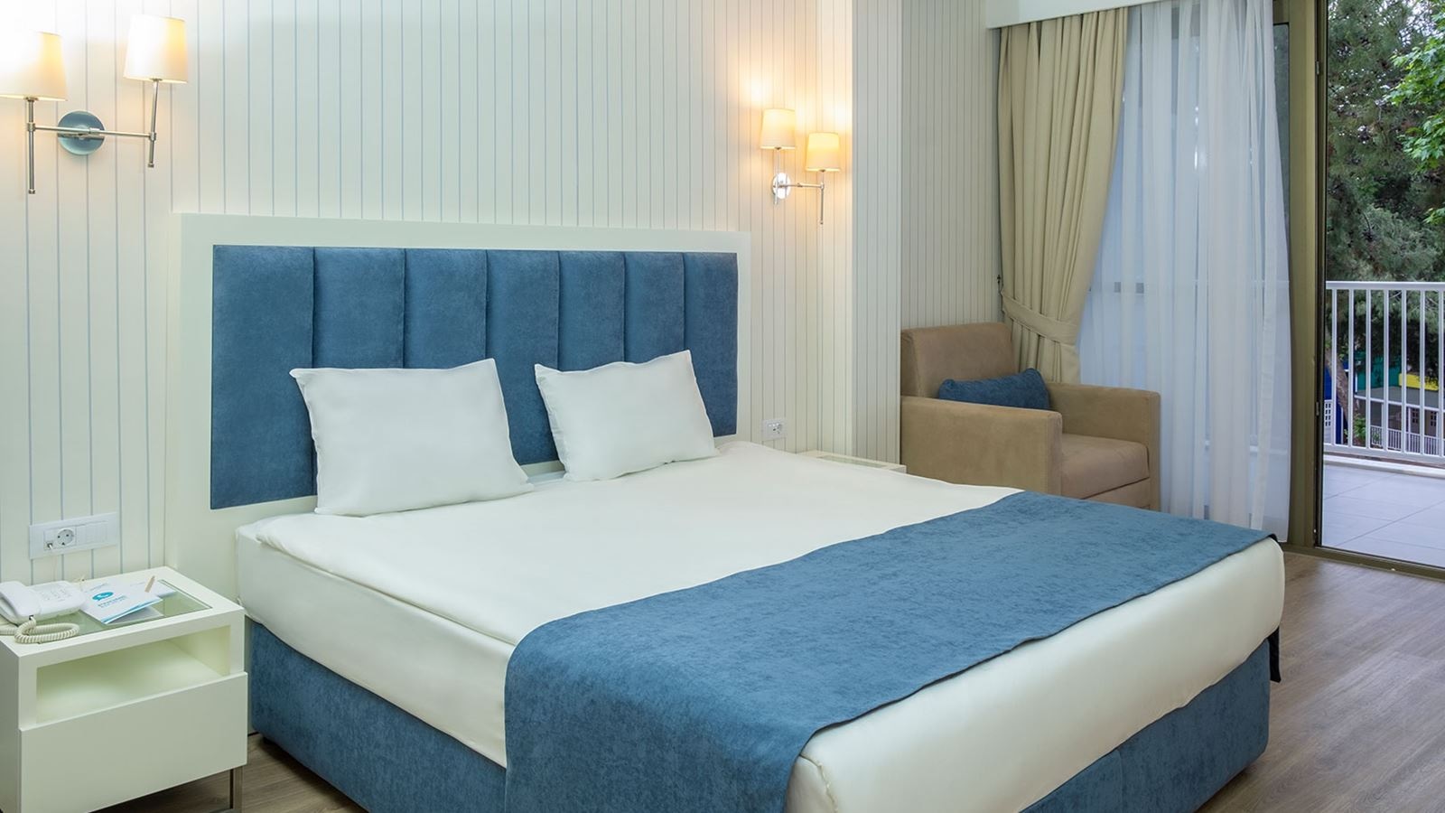 rooms-family-room
